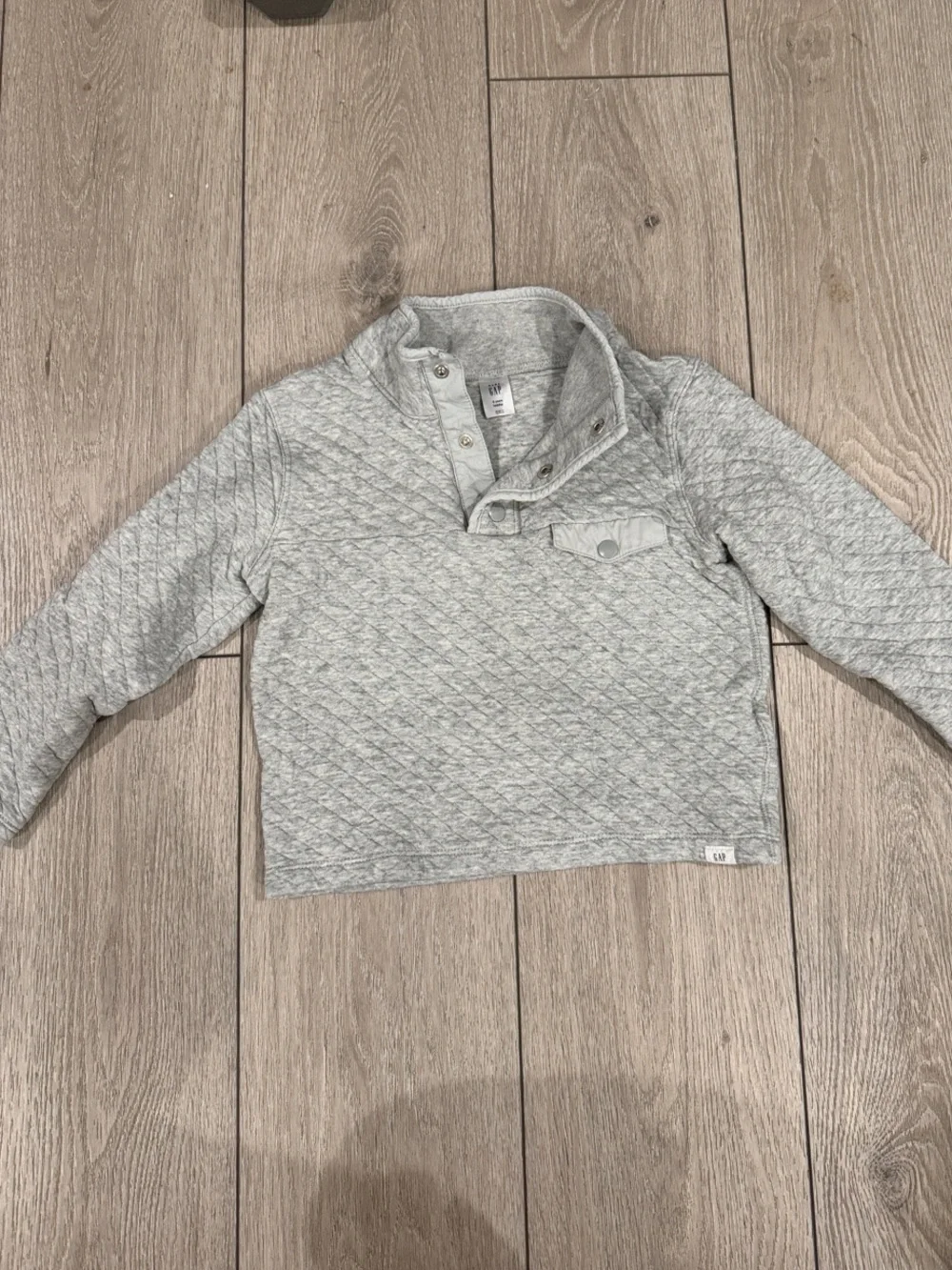 GAP Quilted Pullover Hoodie in Heather Gray